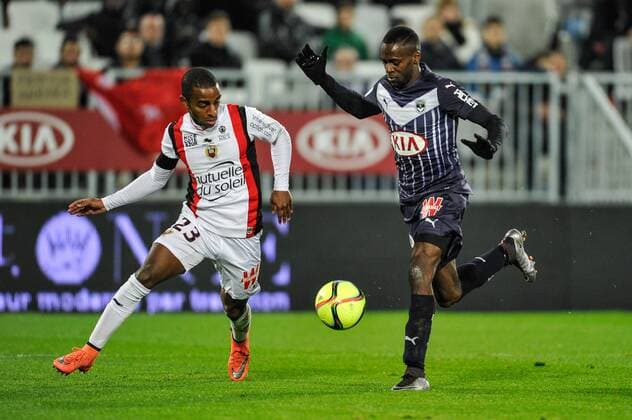 Fußball, Girondins Bordeaux - OGC Nizza Ricardo Barbosa (ogc) vs Maxime Poundje (gir) - Fussball Frankreich, Ligue 1, Girondins Bordeaux vs. OGC Nice - 19 02 2016 ThierryBreton Panoramic 