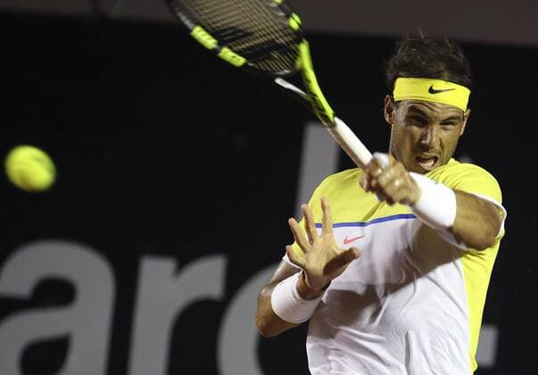 Spanish Rafael Nadal returns a ball to Uruguayan Pablo Cuevas during their semi final match of the Rio Open 2016 tournament in Rio de Janeiro, Brazil, 20 February 2016. RIO OPEN 2016 !ACHTUNG: NUR REDAKTIONELLE NUTZUNG!  20160221-635916184253578764