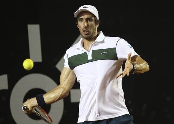 Uruguayan tennis player Pablo Cuevas returns a ball to Spanish Rafael Nadal during their semi final match of the Rio Open 2016 tournament in Rio de Janeiro, Brazil, 20 February 2016. RIO OPEN 2016 !ACHTUNG: NUR REDAKTIONELLE NUTZUNG!  20160221-635916397308909635