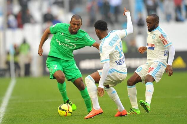 Fußball, Frankreich, Olympique Marseille - AS St. Etienne KEVIN THEOPHILE CATHERINE (asse) - LASSANA DIARRA (om) FOOTBALL : Marseille vs Saint Etienne - Ligue 1 - 21 02 2016 FEP Panoramic 