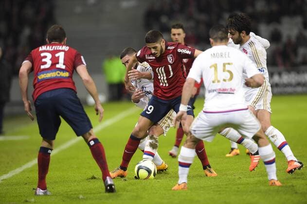 Fußball, Frankreich, OSC Lille - Olympique Lyon Yassine Benzia (Losc) vs FERRI Jordan (Lyon) FOOTBALL : Lille vs Lyon - Ligue 1 - 21 02 2016 JBAutissier Panoramic 