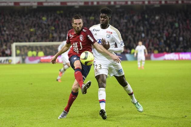 Fußball, Frankreich, OSC Lille - Olympique Lyon AMALFITANO Morgan (Losc) vs UMTITI Samuel (Lyon) FOOTBALL : Lille vs Lyon - Ligue 1 - 21 02 2016 JBAutissier Panoramic 
