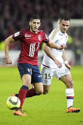 Fußball, Frankreich, OSC Lille - Olympique Lyon Yassine Benzia (Losc) vs MOREL Jeremy (Lyon) FOOTBALL : Lille vs Lyon - Ligue 1 - 21 02 2016 JBAutissier 