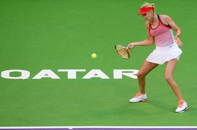 (160222) -- DOHA, Feb. 22, 2016 -- Donna Vekic of Croatia hits a return to Fatma al-Nabhani of Oman during the women s singles first round match at WTA Tennis Damen Qatar Open 2016 in Doha, Qatar, Feb. 21, 2016. Vekic won 2-0. ) (SP)QATAR-DOHA-TENNIS-QATAR OPEN 2016-WOMEN S SINGLES Nikku 