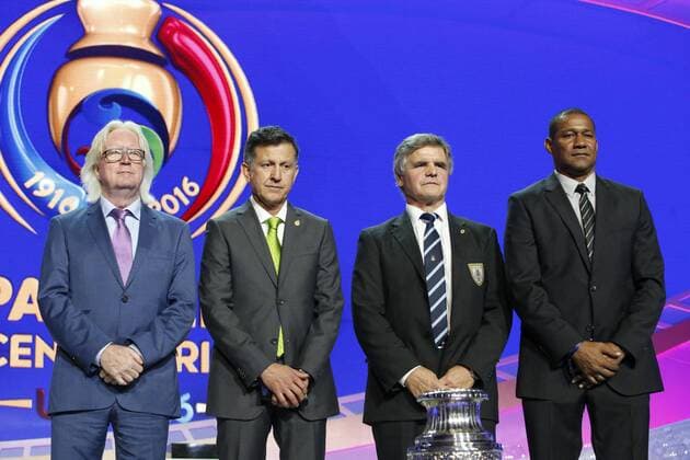 Fußball, Copa America, Auslosung (L to R) Technical managers from Jamaica Winfried Schafer, Mexico Juan Carlos Osorio, technical assistant of Uruguay Celso Otero and Venezuela Noel Sanvicente pose at the Copa America Centenario 2016 official draw held at the Hammerstein Ballroom in New York, USA, on 21 February 2016. The Copa America Centenario, a once-in-a-lifetime soccer summer event, which honors 100 years of the Copa America tournament, will take place in the US from June 3-26, 2016. 2016 Copa America Centenario Official Draw !ACHTUNG: NUR REDAKTIONELLE NUTZUNG!  20160222-635917270155440814