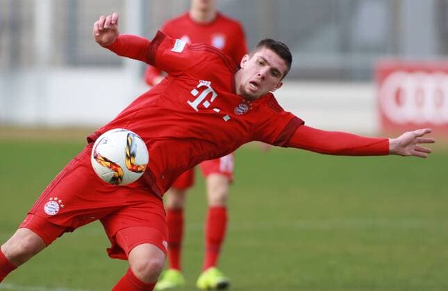 Steeven Ribery ( (FC Bayern II) am Ball Fussball Regionalliga Bayern Grünwalderstadion 21.02.2016 FC Bayern II - SpVgg Oberfranken Bayreuth