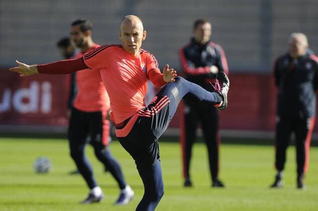 Arjen ROBBEN (Bayern Muenchen),Aktion. Training FC Bayern Muenchen vor dem Abflug zum Champions League Spiel gegen Juventus Turin. Fussball 1. Bundesliga,am 22.02.2016.