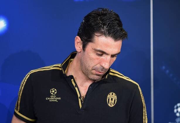 FUSSBALL CHAMPIONS LEAGUE SAISON 2015 2016 ACHTELFINAL HINSPIEL Juventus Turin - FC Bayern Muenchen 22.02.2016 Pressekonferenz Juventus Turin; Torwart Gianluigi Buffon 