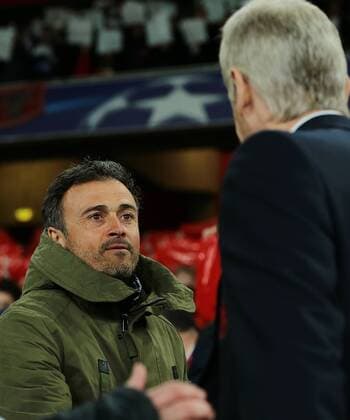 FuÃŸball, Champions League, FC Arsenal - FC Barcelona 23.02.2016. Emirates Stadium, London, England. UEFA Champions League. Arsenal versus Barcelona. Arsenal Manager Ars& xe8;ne Wenger greets Barcelona Manager Luis Enrique xMarkxKertonx  ActionPlus11710349