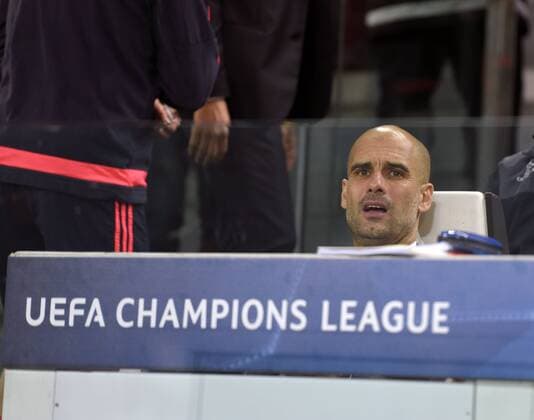 23.02.2016, Fussball Championsleague 2015 2016, Achtelfinale, Juventus Turin - FC Bayern München, in der Juventus Arena, Turin (Italien). Trainer Pep Guardiola (FC Bayern München) nachdenklich. 