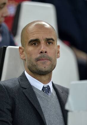 23.02.2016, Fussball Championsleague 2015 2016, Achtelfinale, Juventus Turin - FC Bayern München, in der Juventus Arena, Turin (Italien). Trainer Pep Guardiola (FC Bayern München) nachdenklich. 