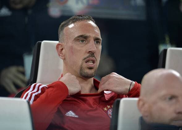 23.02.2016, Fussball Championsleague 2015 2016, Achtelfinale, Juventus Turin - FC Bayern München, in der Juventus Arena, Turin (Italien). Franck Ribery (FC Bayern München) auf der Ersatzbank. 