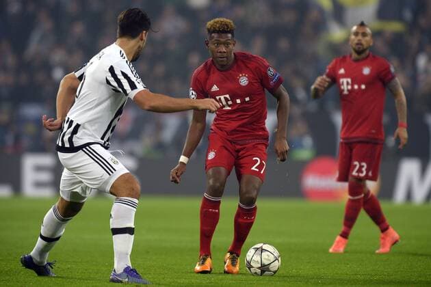 Fußball, Champions League, Juventus Turin - FC Bayern München David Alaba Bayern, Sami Khedira Juventus Torino 23-02-2016 Juventus Stadium, Football Champions League 2015 2016 Round of 16 Juventus Turin vs. FC Bayern München . filippoxalfero