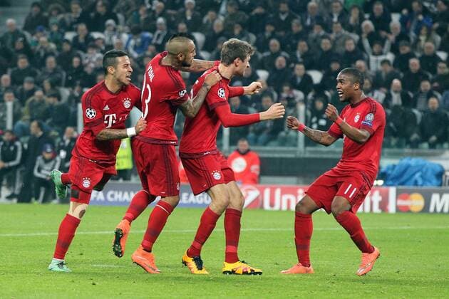 Fußball, Champions League, Juventus Turin - FC Bayern München Turin Juan Bernat (FC Bayern Muenchen) Arturo Vidal (FC Bayern Meunchen) Thomas Mueller (FC Bayern Muenchen) Douglas Costa (FC Bayern Muenchen) Jubel nach dem 0:1, Juventus FC vs.FC Bayern Muenchen, Fussball, Champions League Achtelfinale, 23.02.2016, Copyright: Langer Eibner-Pressefoto EP_HLR
