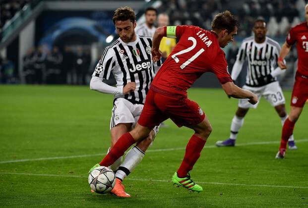 23.02.2016, xjhx, Fussball Champions League, Juventus Turin - FC Bayern Muenchen, emspor, v.l. Claudio Marchisio (Juventus Turin), Philipp Lahm (FC Bayern Muenchen)