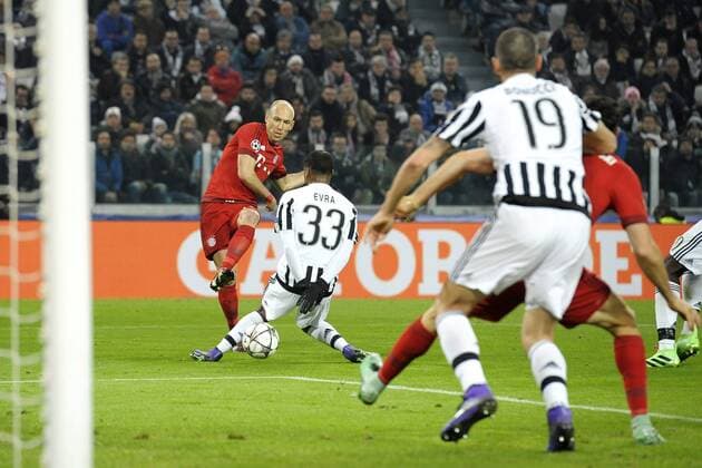 Fußball, Champions League, Juventus Turin - FC Bayern München Tiro di Arjen Robben Bayern. A shot of Arjen Robben Torino 23-02-2016 Juventus Stadium, Football Champions League 2015 2016 Round of 16 Juventus Turin vs. FC Bayern München . filippoxalfero