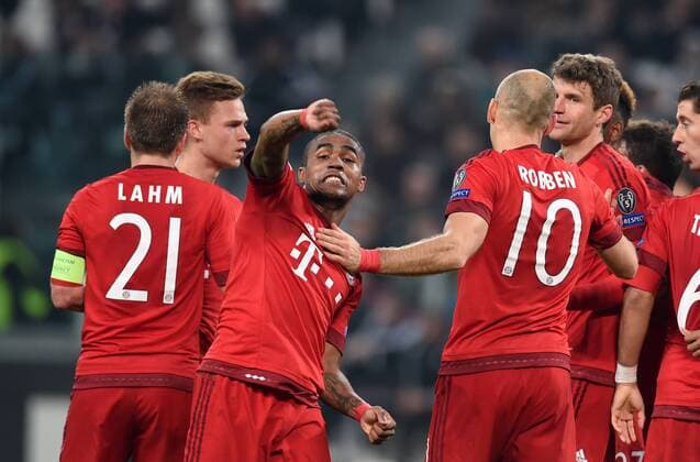 FUSSBALL CHAMPIONS LEAGUE SAISON 2015 2016 ACHTELFINALE HINSPIEL Juventus Turin - FC Bayern Muenchen 23.02.2016 Torjubel nach dem 0:1: Philipp Lahm, Joshua Kimmich, Douglas Costa, Arjen Robben und Thomas Mueller (v.l., alle FC Bayern Muenchen) 