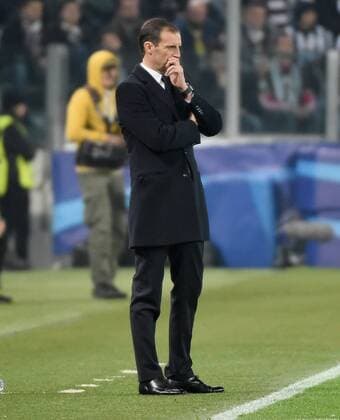 Fußball, Champions League, Juventus Turin - FC Bayern München 23.02.2016, xjhx, Fussball Champions League, Juventus Turin - FC Bayern Muenchen, emspor, v.l. Trainer Massimiliano Allegri (Head Coach Juventus Turin) enttaeuscht, enttaeuscht schauend, dissapointed