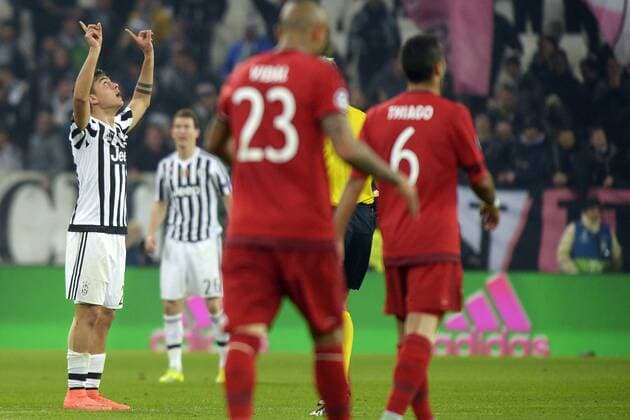 Bilder des Tages - SPORT Fußball, Champions League, Bayern München verspielt Führung bei Juventus Turin Paulo Dybala Juventus Goal celebration Torino 23-02-2016 Juventus Stadium, Football Champions League 2015 2016 Round of 16 Juventus Turin vs. FC Bayern München . filippoxalfero