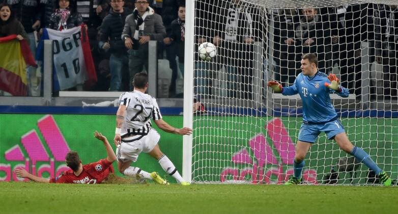 23.02.2016, xjhx, Fussball Champions League, Juventus Turin - FC Bayern Muenchen, emspor, v.l. Joshua Kimmich (FC Bayern Muenchen), Torschuetze Stefano Sturaro (Juventus Turin), Manuel Neuer (FC Bayern Muenchen) Goal scored, Tor zum 2:2 scopo, obiettivo a 2:2