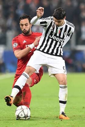 Fußball, Champions League, Juventus Turin - FC Bayern München Mg Torino 23 02 2016 - Champions League Juventus Turin vs. FC Bayern München: Alvaro Morata-Medhi Benatia 