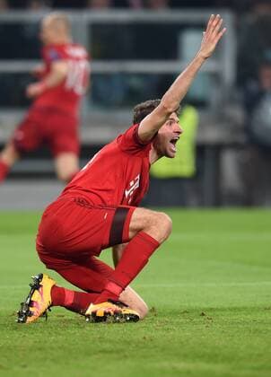 Fußball, Champions League, Juventus Turin - FC Bayern München FUSSBALL CHAMPIONS LEAGUE SAISON 2015 2016 ACHTELFINALE HINSPIEL Juventus Turin - FC Bayern Muenchen 23.02.2016 Thomas Mueller (FC Bayern Muenchen) emotional 