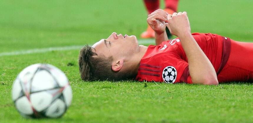 Fußball, Champions League, Juventus Turin - FC Bayern München Turin Joshua Kimmich (FC Bayern Muenchen) geschlagen am Boden nach dem 2:2, Juventus FC vs.FC Bayern Muenchen, Fussball, Champions League Achtelfinale, 23.02.2016, Copyright: Langer Eibner-Pressefoto EP_HLR