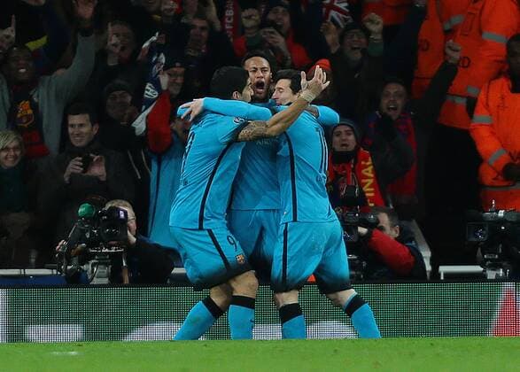 23.02.2016. Emirates Stadium, London, England. UEFA Champions League. Arsenal versus Barcelona. Barcelona Midfielder Lionel Messi cerebrates his goal with Barcelona Forward Luis Suárez and Barcelona Forward Neymar, 1-0 Barcelona IBL 