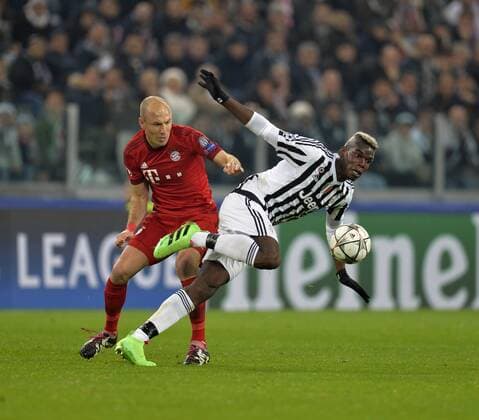 23.02.2016, Fussball Championsleague 2015 2016, Achtelfinale, Juventus Turin - FC Bayern München, in der Juventus Arena, Turin (Italien). v.li: Arjen Robben (FC Bayern München) gegen Paul Pogba (Turin). 