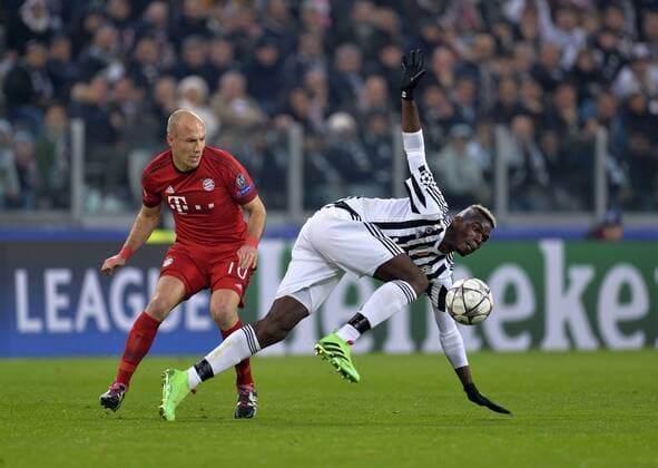 23.02.2016, Fussball Championsleague 2015 2016, Achtelfinale, Juventus Turin - FC Bayern München, in der Juventus Arena, Turin (Italien). v.li: Arjen Robben (FC Bayern München) gegen Paul Pogba (Turin). 