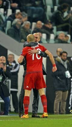 23.02.2016, Fussball Championsleague 2015 2016, Achtelfinale, Juventus Turin - FC Bayern München, in der Juventus Arena, Turin (Italien). Torjubel Arjen Robben (FC Bayern München), mit Trainer Pep Guardiola (FC Bayern München). 