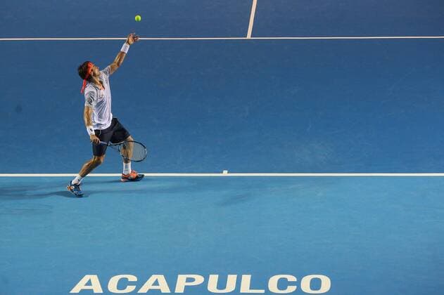 Spanish David Ferrer serves a ball to Australian John Millman during their match at the Mexican Open tennis tournament in Acapulco, Mexico, 23 February 2016. The event runs from 22 to 27 February 2016. Mexican Open tennis tournament in Acapulco !ACHTUNG: NUR REDAKTIONELLE NUTZUNG!  MEX43 20160224-635918898866433866