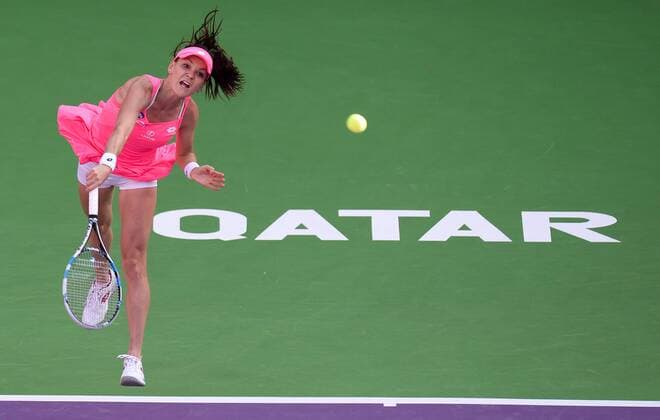Agnieszka Radwanska of Poland competes during the women s singles second round match against Kateryna Bondarenko of Ukraine at the WTA Tennis Damen Qatar Open 2016 in Doha, Qatar, Feb. 23, 2016. Radwanska won 2-0. ) (SP)QATAR-DOHA-TENNIS-QATAR OPEN 2016-WOMEN S SINGLES Nikku 