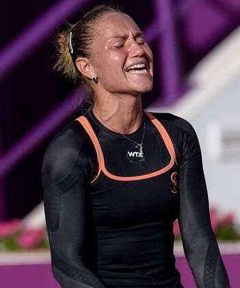Kateryna Bondarenko of Ukraine reacts during the women s singles second round match against Agnieszka Radwanska of Poland at the WTA Tennis Damen Qatar Open 2016 in Doha, Qatar, Feb. 23, 2016. Radwanska won 2-0. ) (SP)QATAR-DOHA-TENNIS-QATAR OPEN 2016-WOMEN S SINGLES Nikku 