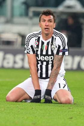 Turin Mario Mandzukic ( Juventus FC ) kann es nicht glauben , Juventus FC vs.FC Bayern Muenchen, Fussball, Champions League Achtelfinale, 23.02.2016, Copyright: Langer Eibner-Pressefoto EP_HLR