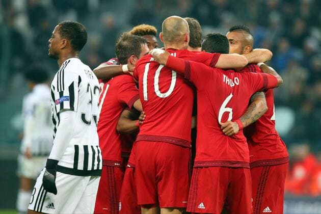 Turin Philipp Lahm (FC Bayern Muenchen) Arjen Robben (FC Bayern Muenchen) Thiago Alcantara (FC Bayern Muenchen) Arturo Vidal (FC Bayern Meunchen) nach dem 0:1, Juventus FC vs.FC Bayern Muenchen, Fussball, Champions League Achtelfinale, 23.02.2016, Copyright: Langer Eibner-Pressefoto EP_HLR