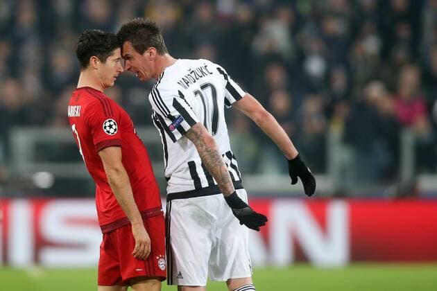 UEFA CHAMPIONS LEAGUE 1 8 FINAL MATCH IN TURIN: JUVENTUS FC - BAYERN MUNICH ROBERT LEWANDOWSKI MARIO MANDZUKIC  160223PYK0046