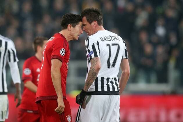 UEFA CHAMPIONS LEAGUE 1 8 FINAL MATCH IN TURIN: JUVENTUS FC - BAYERN MUNICH ROBERT LEWANDOWSKI MARIO MANDZUKIC  160223PYK0048