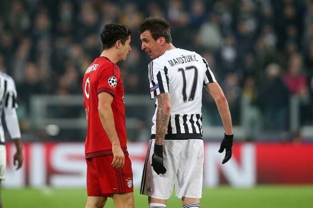 UEFA CHAMPIONS LEAGUE 1 8 FINAL MATCH IN TURIN: JUVENTUS FC - BAYERN MUNICH ROBERT LEWANDOWSKI MARIO MANDZUKIC  160223PYK0044