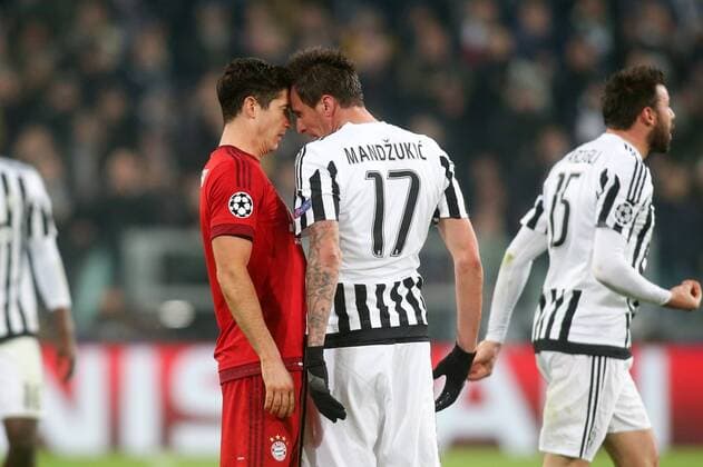 UEFA CHAMPIONS LEAGUE 1 8 FINAL MATCH IN TURIN: JUVENTUS FC - BAYERN MUNICH ROBERT LEWANDOWSKI MARIO MANDZUKIC  160223PYK0042