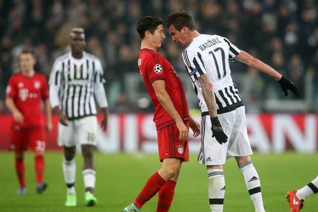 UEFA CHAMPIONS LEAGUE 1 8 FINAL MATCH IN TURIN: JUVENTUS FC - BAYERN MUNICH ROBERT LEWANDOWSKI MARIO MANDZUKIC  160223PYK0043