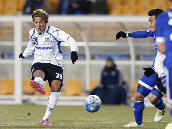 Gamba Osaka play Suwon Samsung in ACL Takashi Usami of Gamba Osaka (39) shoots during the first half of an Asian Champions League Group G game against South Korea s Suwon Samsung in Suwon, South Korea, on Feb. 24, 2016. 