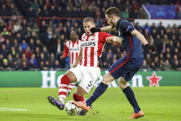 (L-R) Jeffrey Bruma of PSV, Saul Niguez of Club Atletico de Madrid during the UEFA Champions League Round of 16, First leg match between PSV Eindhoven and Atletico Madrid on February 24, 2016 at the Philips stadium in Eindhoven, The Netherlands. PSV v Atletico Madrid UEFA Champions League 2015 2016 xVIxxIVx 5037520