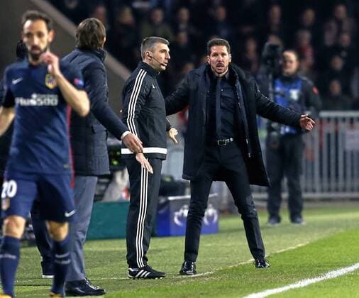 1 8 round of the Champions League played between PSV Eindhoven and Atletico Madrid. In this picture, Simeone. xJosexA.xGarciax 