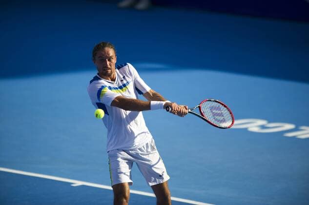 (160225) -- GUERRERO, Feb 25, 2016 -- Ukrania s Alexandr Dolgopolov returns the ball to Spain s David Ferrer during the men s singles second round match, at the Mexican Open 2016, in Acapulco, state of Guerrero, Mexico, on Feb. 24, 2016. Dolgopolov won the match. ) (vf) (SP)MEXICO-GUERRERO-TENNIS-OPEN JESUSxESPINOSA 