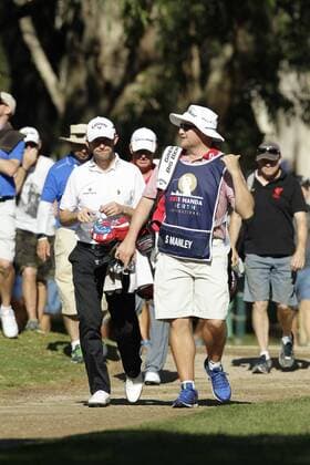 27.02.2016. Perth, Australia. ISPS HANDA Perth International Golf. Stuart Manley (WAL) walks with his caddy to the third tee during day 3. xDavidxWoodleyx  ActionPlus11711518
