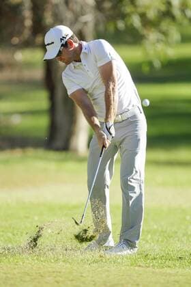 27.02.2016. Perth, Australia. ISPS HANDA Perth International Golf. Josh Geary (NZL) plays his second shot out of the rough on the first hole on day 3. xDavidxWoodleyx  ActionPlus11711545