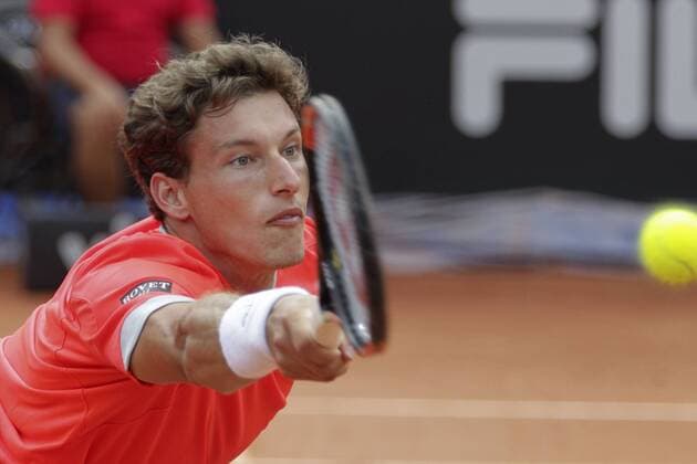 Spanish tennis player Pablo Carreno Busta in action against his compatriot Inigo Cervantes during a Brazil Tennis Open semifinal match in Sao Paulo, Brazil, 27 February 2016. EFE Sebastiao Moreira PABLO CARRENO BUSTA VS INIGO CERVANTES !ACHTUNG: NUR REDAKTIONELLE NUTZUNG!  BRA52 20160227-635921995323290501