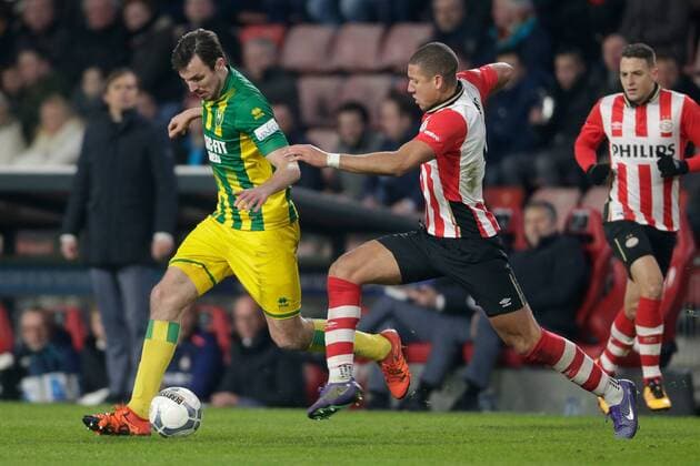 (L-R) Mike Havenaar of ADO Den Haag, Jeffrey Bruma of PSV during the Dutch Eredivisie match between PSV Eindhoven and ADO Den Haag at the Phillips stadium on February 27, 2016 in Eindhoven, The Netherlands PSV Eindhoven v ADO Den Haag Dutch Eredivisie 2015 2016 xVIxxIVx 5057715