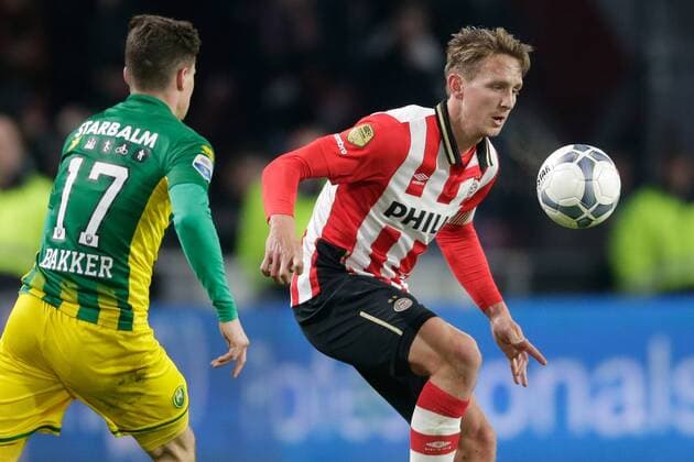 (L-R) Danny Bakker of ADO Den Haag, Luuk de Jong of PSV during the Dutch Eredivisie match between PSV Eindhoven and ADO Den Haag at the Phillips stadium on February 27, 2016 in Eindhoven, The Netherlands PSV Eindhoven v ADO Den Haag Dutch Eredivisie 2015 2016 xVIxxIVx 5058087